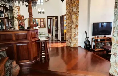 Casa à venda de 245,00m² útil, com 5 quartos, no jardim prudência.