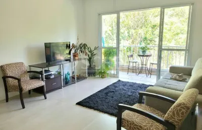 Town house a venda com três quartos no condomínio terrara.
