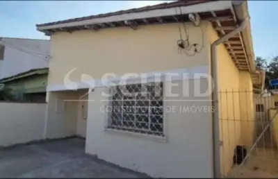 Casa à venda santo amaro, sendo 5min a pé do metrô. 02 dormitórios, amplo quintal