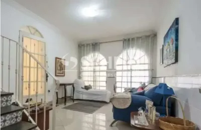 Casa à venda com 4 suítes, 2 vagas, 5 banheiros, quintal, churrasqueira