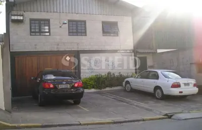 Barracão / Galpão / Depósito com 9 salas para alugar na Rua Adalberto de Matos, --, Morumbi, São Paulo