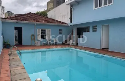 Casa no brooklin com 5 quartos 2 suítes 4 vagas de garagem.