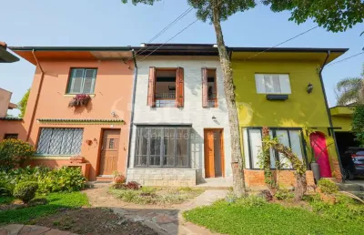 Casa de vila no alto da boa vista , em meio ao verde da hípica santo amaro, com 250 m² área total.