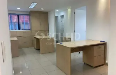 Sala comercial para locação, de 124 m² localizado na saúde.