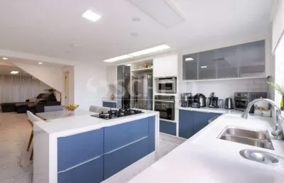 Casa á venda em interlagos com 250m², 3 quartos sendo 2 suítes, 2 vagas.