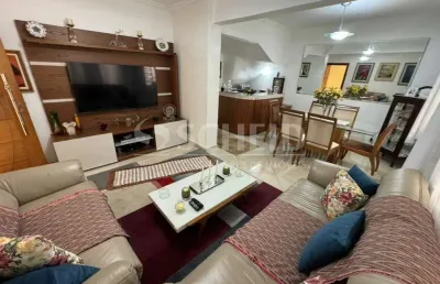 Sobrado em rua fechada com área de lazer - 3 dorms - 1 suítes - 2 vagas