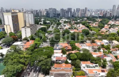 Casa à venda na av. ibirapuera, 488m² terreno. 4quartos(2 suítes). 7 vagas