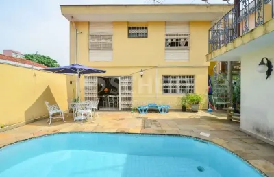 Casa á venda no campo belo com 273m², 5 quartos sendo 2 suítes, 2 vagas.