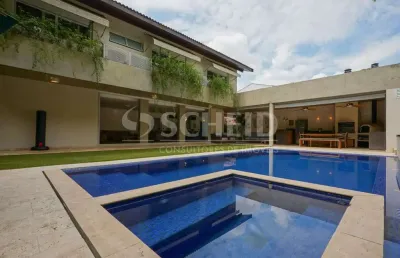 Casa reformada com 4 suítes e área externa no jardim guedala