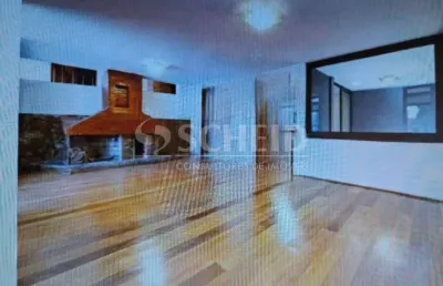 Sobrado à venda no morumbi 600m², 3 quartos, 3 suítes, 6 vagas , piscina, quintal, churrasqueira.