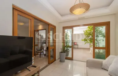 Casa de vila, com 3 quartos sendo 1 suíte, 4 banheiros, 2 vagas, chácara santo antonio