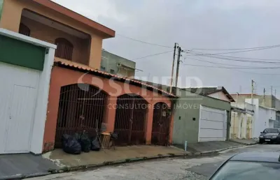 Sobrado a venda , 04 dormitórios,01 suite com hidromassagem, 05 banheiros , quintal, jardim, varanda