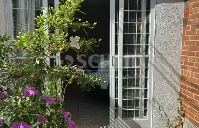 Sobrado para locação com 03 dormitórios , 03 suítes , 05 banheiros e área integrada de lazer e livin