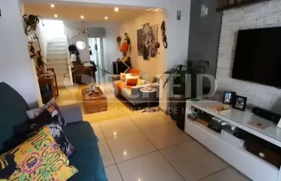 Casa à venda com 02 dormitórios e 01 vaga no parque jabaquara