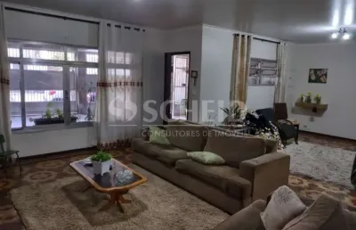Casa no campo grande 274m2 de área útil, com 4 dormitórios, sala, cozinha ampla, edícula e 4 vagas.