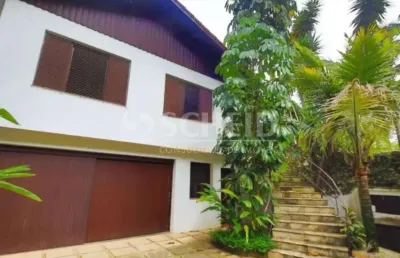Ampla casa com 4 quartos, piscina e jardim no alto da boa vista!