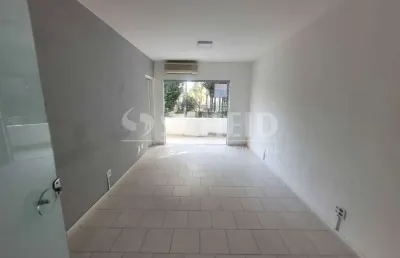 Sala comercial de 25m2, sendo sobreloja, em ótima localização no jardim marajoara