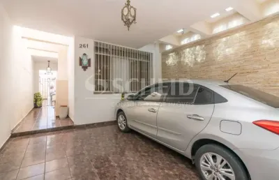 Sobrado á venda no jardim prudência com 204m², 3 quartos sendo 1 suítes, 2 vagas.