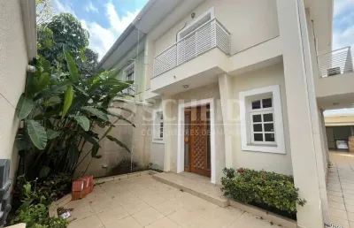 Casa à venda no alto da boa vista com 3 quartos sendo 2 suítes e 3 vagas de garagem!