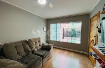 Conforto, lazer e localização: casa térrea charmosa na vila das mercês com área gourmet e 2 vagas