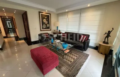 Requinte e sofisticação neste apartamento reformado no melhor de moema
