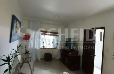 Sobrado em excelente localização - 3 quartos - 1 suíte - 2 vagas