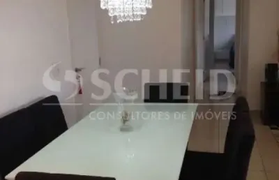 2 dorms,sala ampliada,1 suíte, 1banheiro social e de empregada.