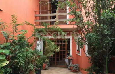 Casa com 220 de area util ,03 suites e 03 vagas mais quintal com churrasqueira