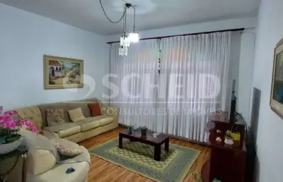 Sobrado 3 dormitórios (1 suíte), 2 vagas em ótima localização