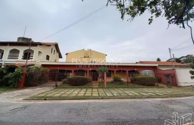 Casa com 3 dormitórios sendo 1 suíte e com 720 de área total e 360 de área útil na vila trujillo, s