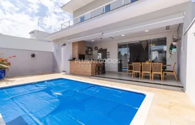 Linda casa de alto padrão com 4 suítes, sistema solar e área gourmet: sofisticação e sustentabilida