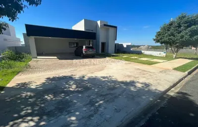 Casa à venda no condomínio village ipanema ii em araçoiaba da serra, sp: charme e conforto em local
