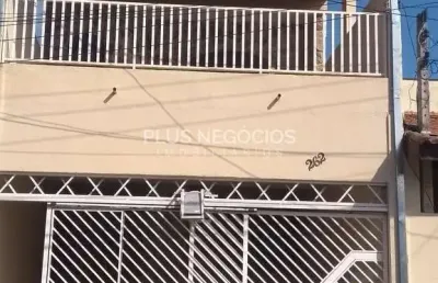 Amplo sobrado com 3 quartos e suíte à venda em wanel ville, sorocaba – cozinha com armários, churra