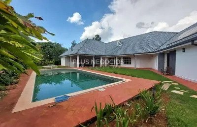 Excelente oportunidade no condominio lago azul golfe clube, casa com 5 dormitorios, ambientes amplo