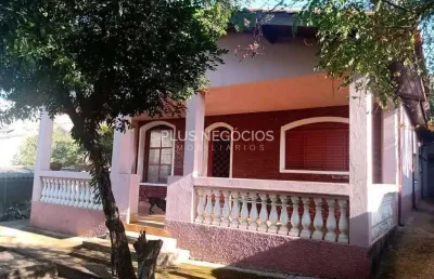 Casa à venda - 3 dormitórios com edícula, excelente localização na vila carvalho