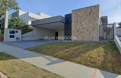 Casa térrea de alto padrão no condomínio giverny com 3 suítes, piscina com hidromassagem, espaço go