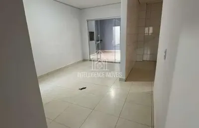 Casa à venda com 3 quartos sendo 1 suíte, 2 vagas de garagem, sol da manhã, condomínio brisas da ch