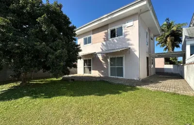 Sobrado averbado com 1 suíte mais 2 quartos à venda no bairro glória em joinville - sc