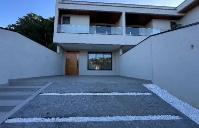 Lindo  sobrado novo com 1 suíte mais 2 quartos à venda no bairro anita garibaldi em joinville - sc