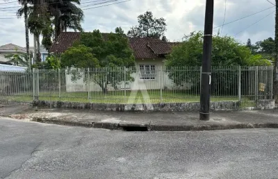 Oportunidade  casa com 1 suíte mais 2 quartos à venda no bairro glória em joinville- sc