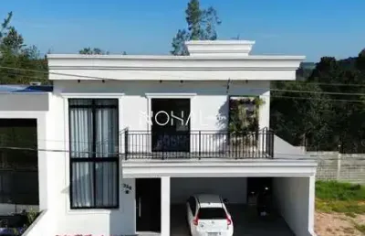 Residência neoclássica com 3 quartos e 1 suíte master no condomínio eos mirante
