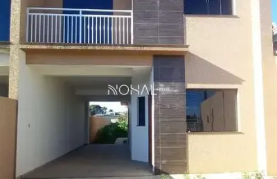 Sobrado a venda com 3 quartos sendo 1 suíte no uvaranas