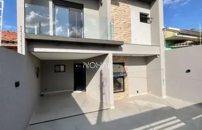 Casa a venda com móveis planejados com 3 quartos sendo 1 suíte em uvaranas