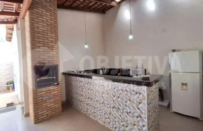 Ótima casa a venda no bairro laranjeiras em uberlândia