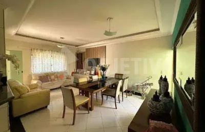 Excelente casa no bairro segismundo pereira muito bem localizada em uberlândia