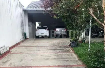 Casa com 3 quartos à venda no Presidente Roosevelt, Uberlândia 