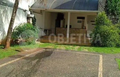 Excelente casa estilo sobrado no bairro daniel fonseca em uberlândia