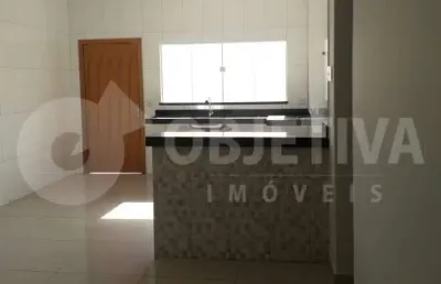 Excelente casa nova bairro santa rosa em uberlândia