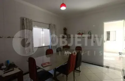 Ótima casa a venda no bairro cidade jardim em uberlândia