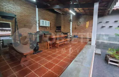 Casa com 3 quartos à venda no Jaraguá, Uberlândia 